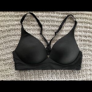 Victoria’s Secret lightly lined plunge t shirt bra